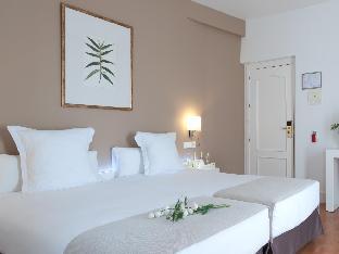 Alcazar Hotel
