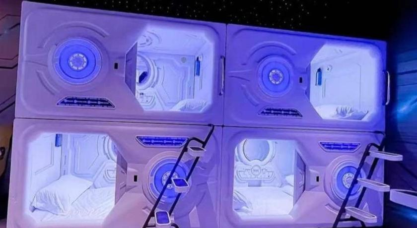 bambu hostel capsules