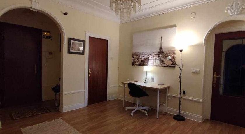 FlipHouse Rooms Pension⭐