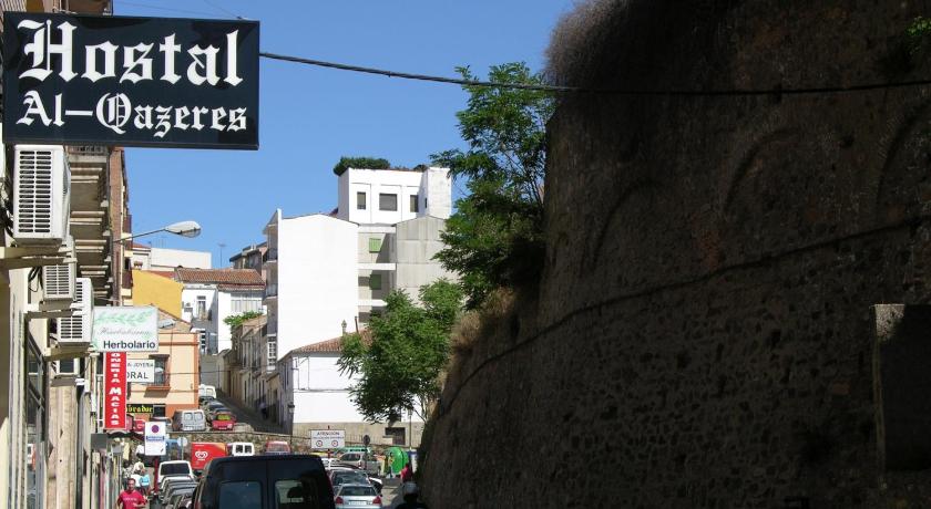 Hostal Al-Qazeres
