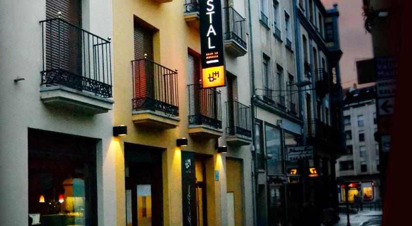 Hostal Bajo La Muralla