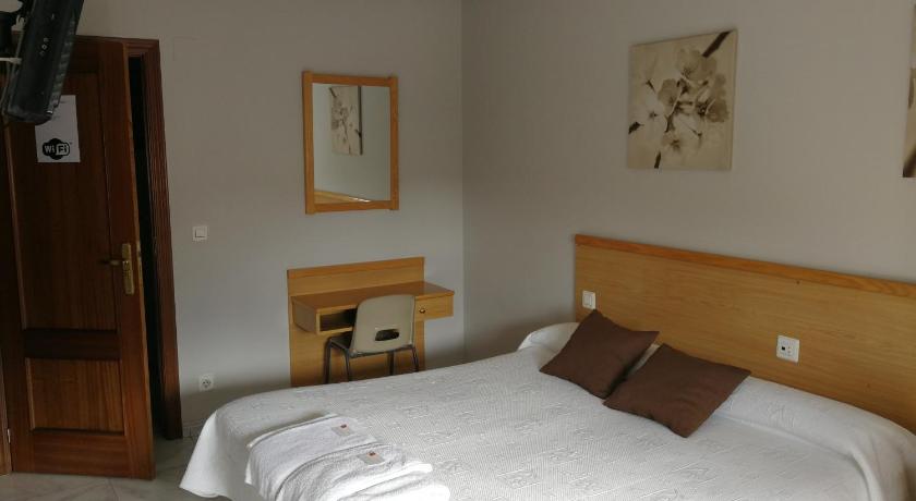Hostal Cerecedo by gaiarooms