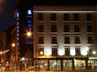 Hotel 44
