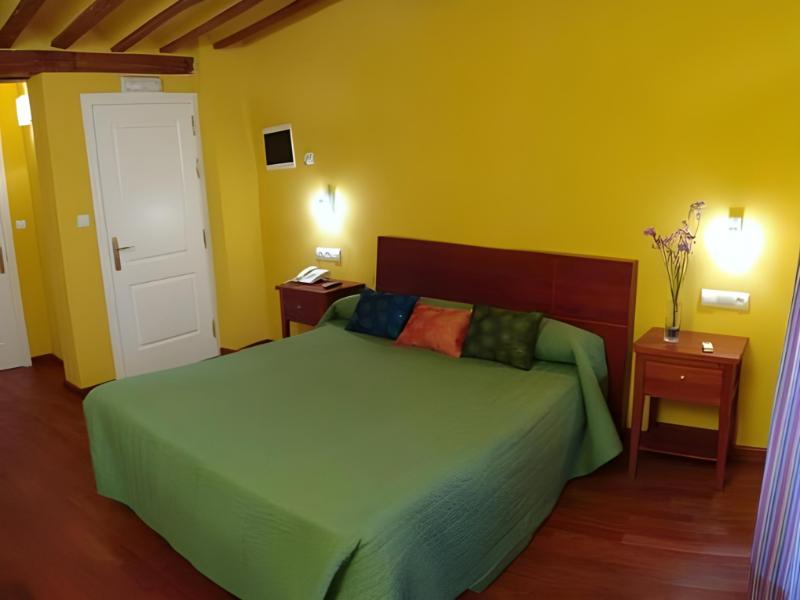 Hotel Almunia