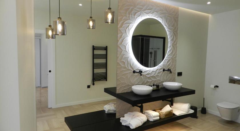 HOTEL MANEL