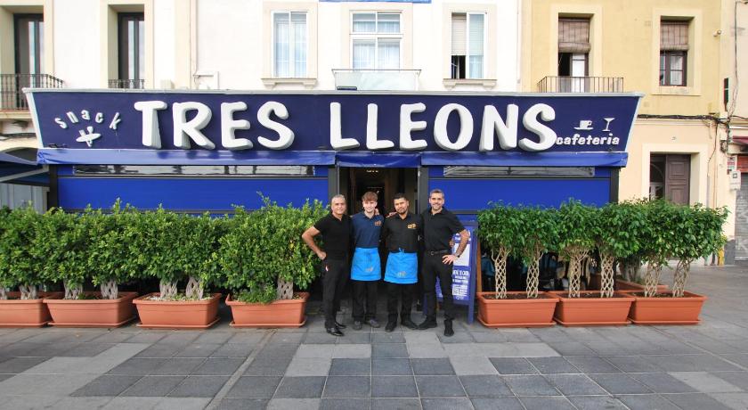 Hotel Tres Leones