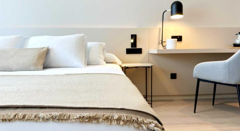 HQ Arena Hotel