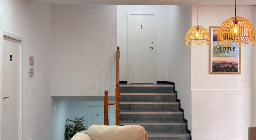 LITTLE Hostel