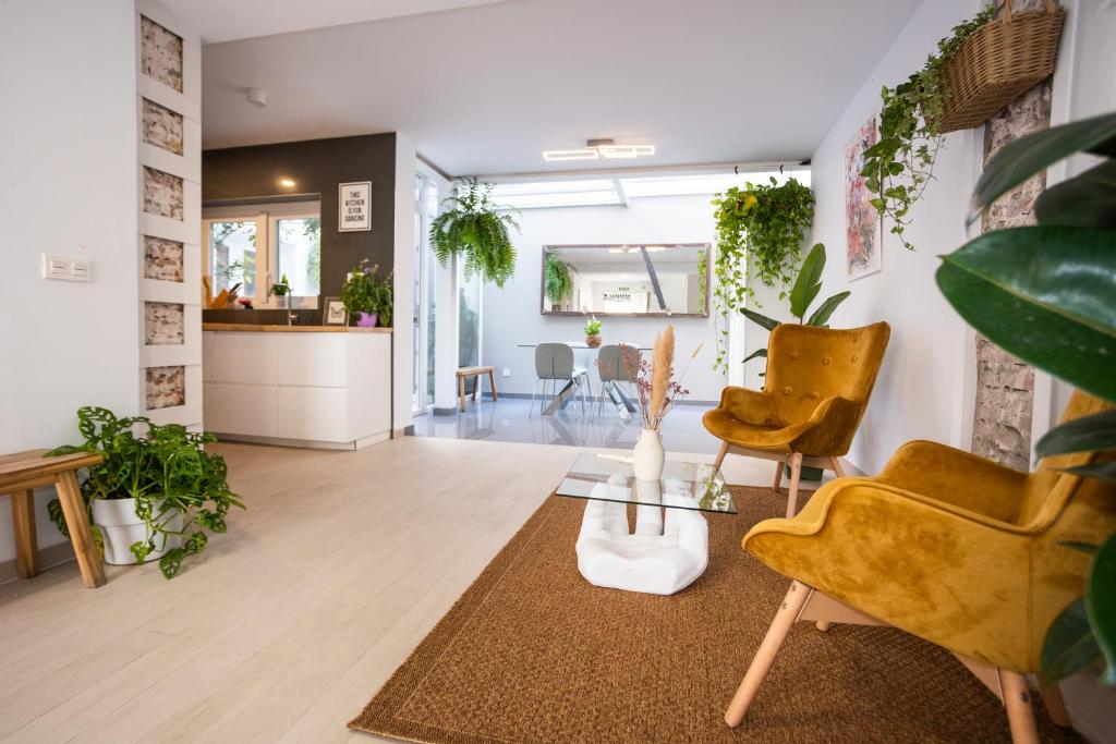 Naim Guest House Cala Del Moral