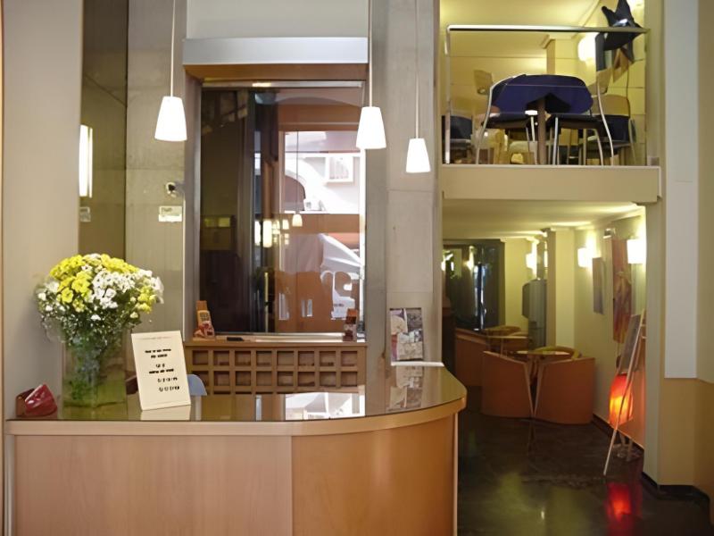 Sweet Hotel Continental