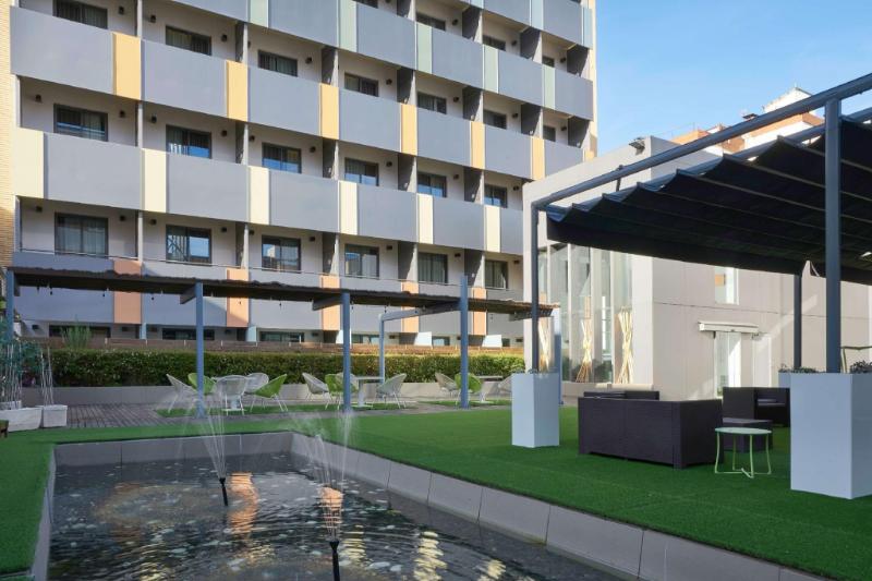 Vincci Zentro Hotel
