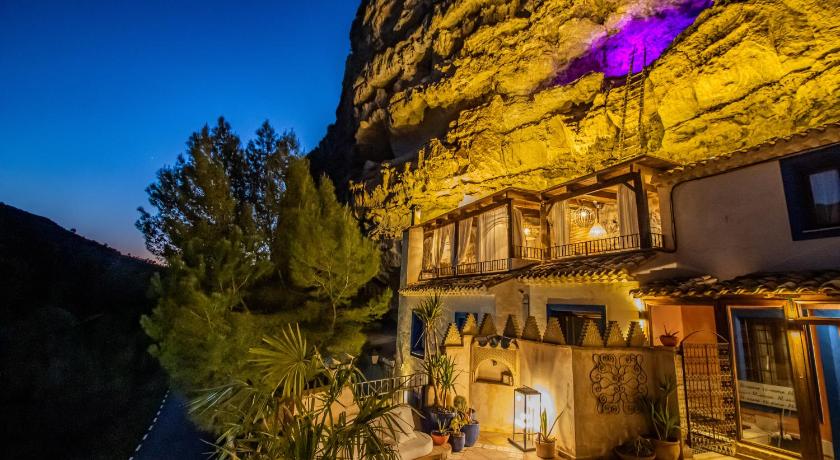 XUQ Hotels Alaxara